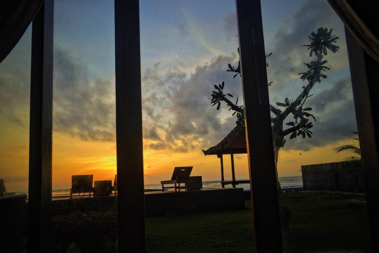 Cave Beach Bungalow Semaya Kültér fotó